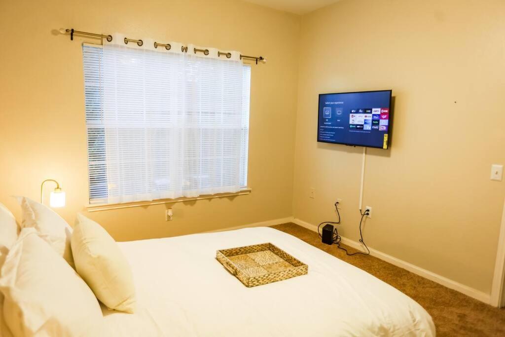 Apartament Lux 2Bd 2Ba Minutes From The Water Pensacola Zewnętrze zdjęcie