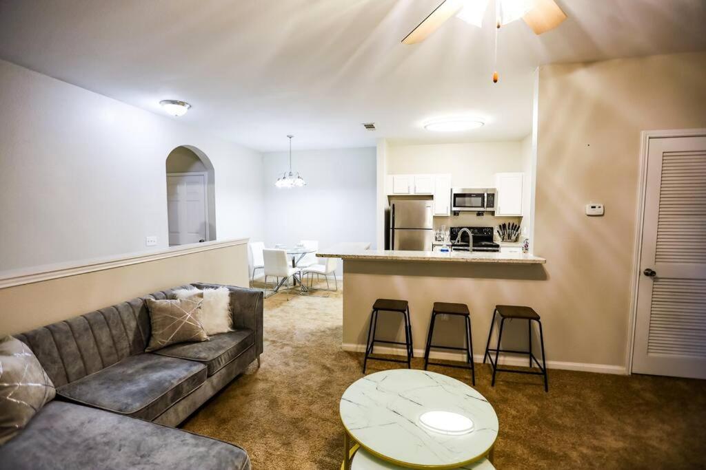 Apartament Lux 2Bd 2Ba Minutes From The Water Pensacola Zewnętrze zdjęcie
